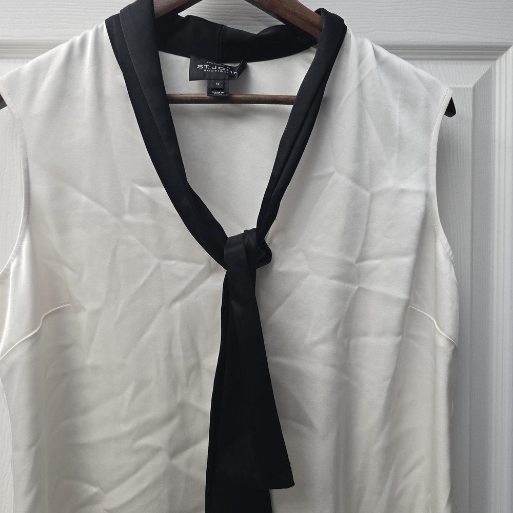 St John Boutiques - Cream and Black Women's Top